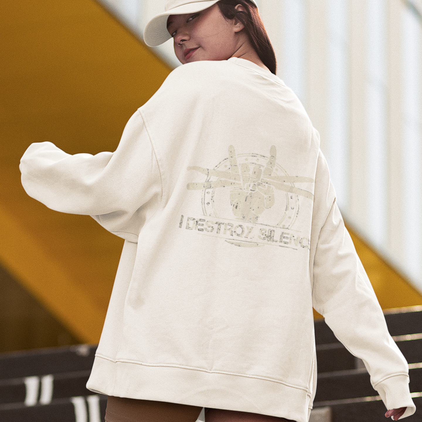 Round neck oversized streetwear Sweatshirt for women - Image 4